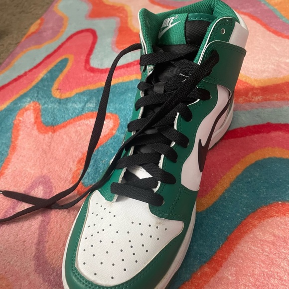 nike dunks!! - Picture 3 of 5